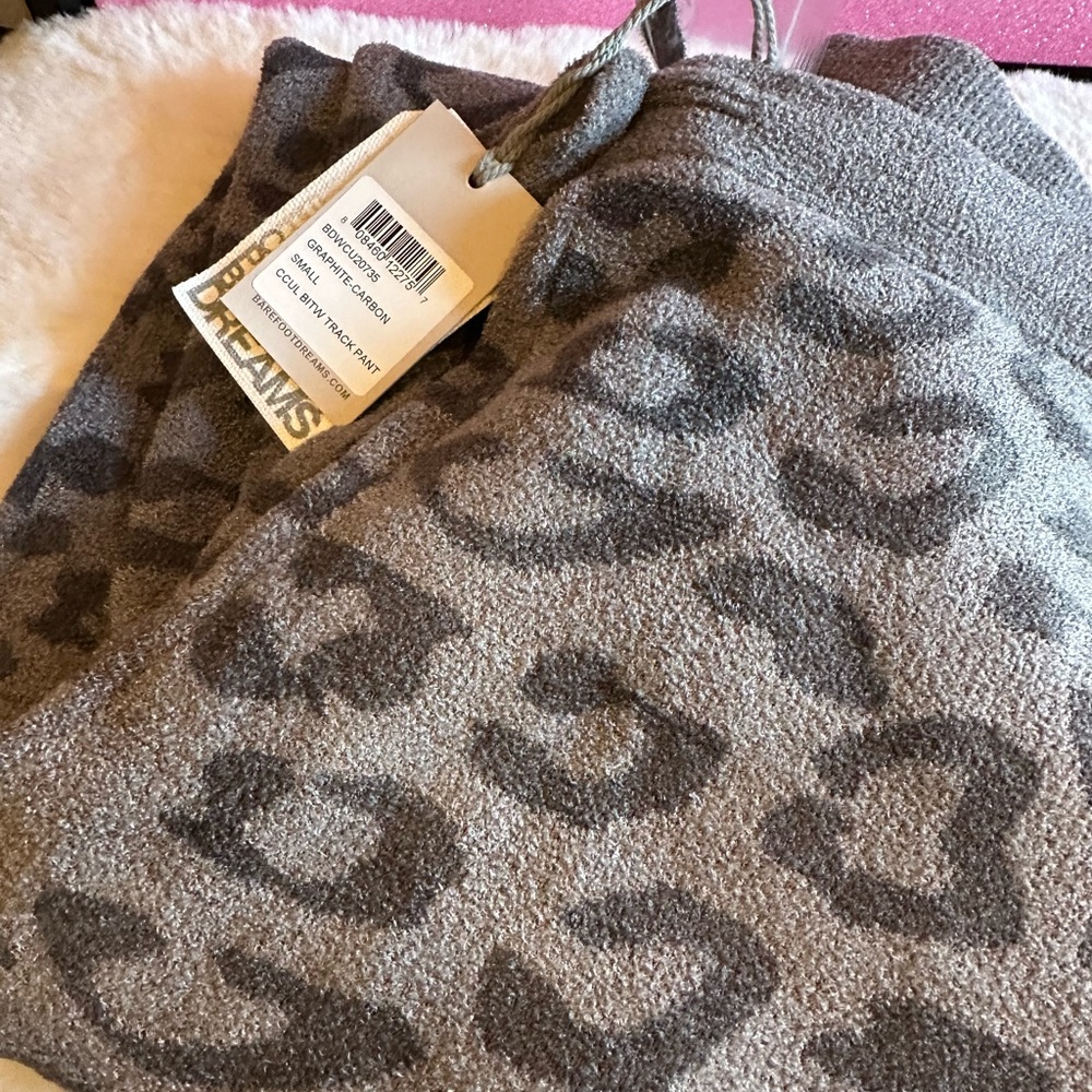 Barefoot Dreams Gray Joggers - Picture 3 of 4
